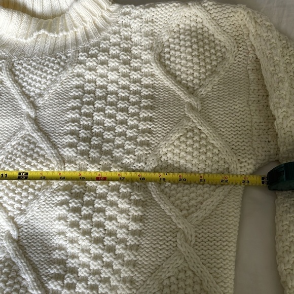 Dynamite Vintage Wool/Acrylic blend Chinky Cream Sweater Size M - Picture 10 of 13